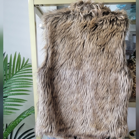 Faux Fur Brown Vest - Size Small - Picture 6 of 6